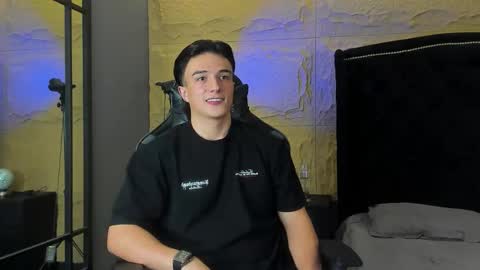 Aslan  online show from January 11, 2026, 3:33 am