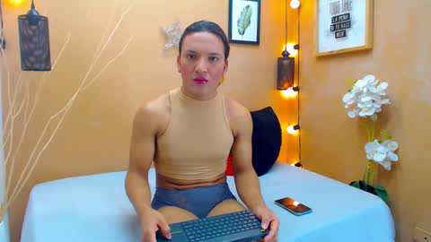 ASLY online show from September 26, 2025, 11:58 am