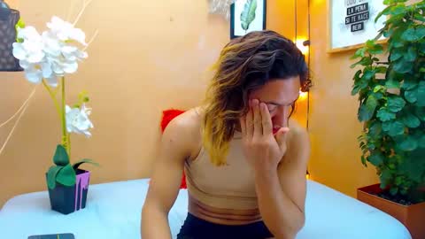 ASLY online show from October 18, 2025, 1:12 pm