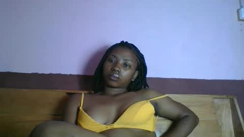 asmiraa online show from April 15, 2026, 7:58 pm