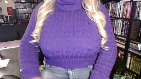 Aspen Vale online show from October 4, 2025, 2:20 am