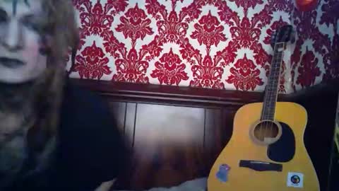 aspiringturtlegirl online show from February 3, 2026, 5:51 pm