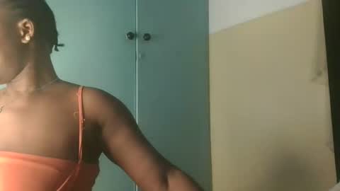 Snapshot of asscluupper chatting on October 8, 2025, 12:14 pm asscluupper online show from October 8, 2025, 12:14 pm