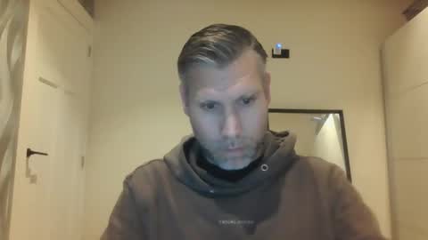 Assmani28 online show from December 14, 2024, 11:56 pm