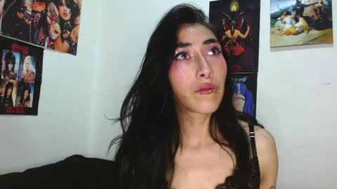 Asterothxznikki online show from December 17, 2024, 9:07 am