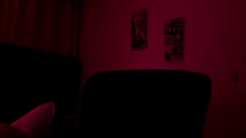 astonhills online show from September 28, 2025, 1:33 am