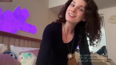 AstoriaLove online show from April 4, 2026, 2:43 am