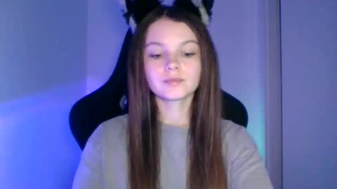 astradream_ online show from September 29, 2025, 5:18 pm