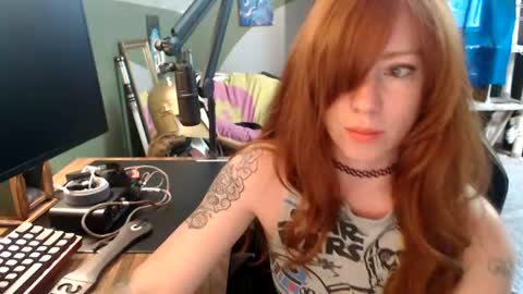 AstraeaSiren online show from June 19, 2026, 7:06 pm