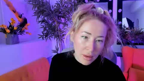 Snapshot of astramonroe chatting on September 25, 2025, 1:31 am astramonroe online show from September 25, 2025, 1:31 am