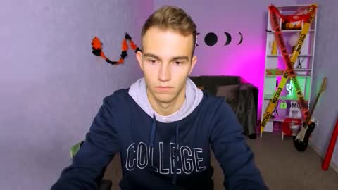 astren online show from October 26, 2025, 6:52 am