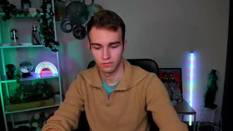 astren online show from March 24, 2026, 7:24 am