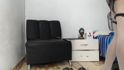 Astrid online show from November 25, 2025, 6:30 pm