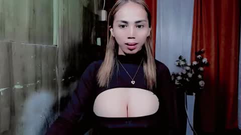 Snapshot of astrid_khalifa chatting on October 1, 2025, 4:35 pm Astrid online show from October 1, 2025, 4:35 pm