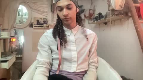 Astro Doll online show from May 4, 2026, 5:53 pm