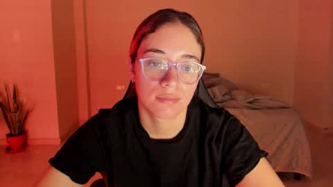 Snapshot of atenas__05 chatting on March 7, 2026, 9:50 am atenas online show from March 7, 2026, 9:50 am