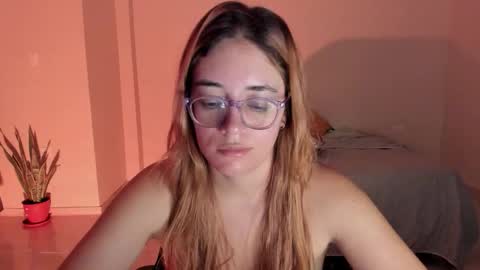 Snapshot of atenas__05 chatting on March 15, 2026, 9:26 am atenas online show from March 15, 2026, 9:26 am