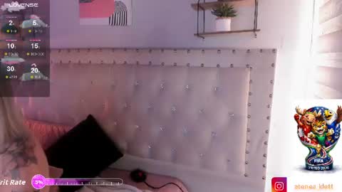 Snapshot of atenea_klett_ chatting on June 16, 2026, 1:36 pm ATENEA online show from June 16, 2026, 1:36 pm