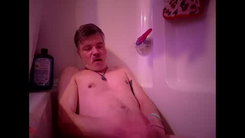 jonnyandrew online show from April 29, 2026, 2:04 am