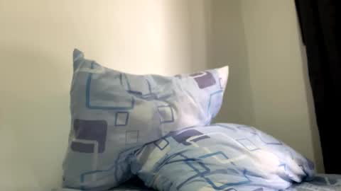 Snapshot of athleticboy2026 chatting on October 12, 2025, 4:50 pm Robin online show from October 12, 2025, 4:50 pm