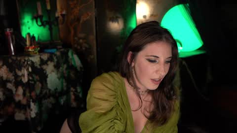 Snapshot of audrey_ chatting on October 26, 2025, 4:29 am Audrey online show from October 26, 2025, 4:29 am