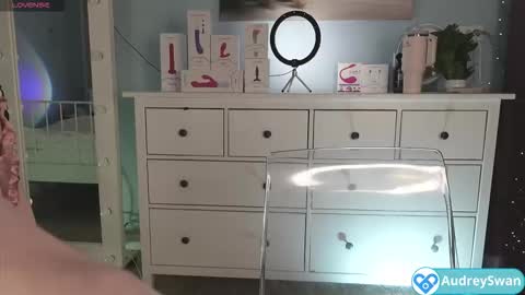 Mary online show from March 1, 2026, 7:49 pm