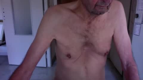 auguste061400 online show from December 12, 2024, 10:13 am