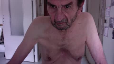 auguste061400 online show from March 11, 2025, 9:13 am