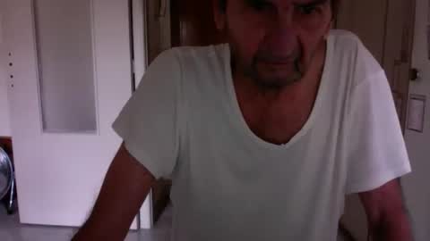 auguste061400 online show from November 6, 2025, 9:54 am