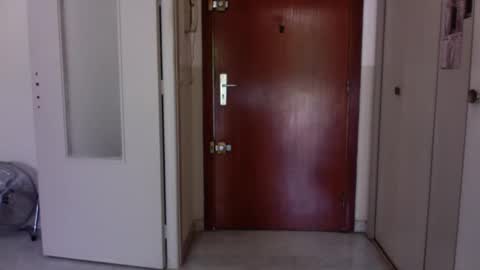 auguste688483 online show from April 20, 2026, 8:06 am