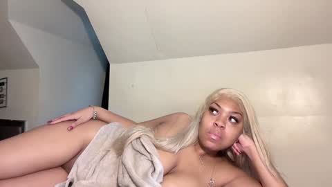 Snapshot of aunyxxx chatting on February 8, 2025, 6:44 pm aunyxxx online show from February 8, 2025, 6:44 pm