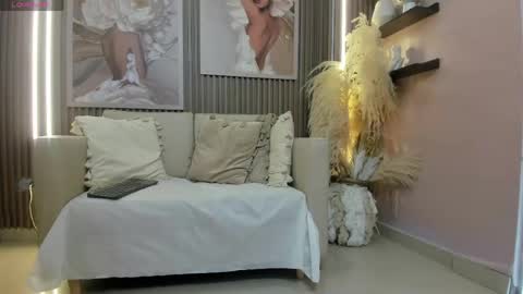 Snapshot of aura_sander4u chatting on June 2, 2026, 6:32 pm AURA online show from June 2, 2026, 6:32 pm