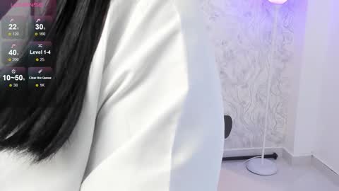 Aura sanders online show from March 17, 2026, 3:37 pm