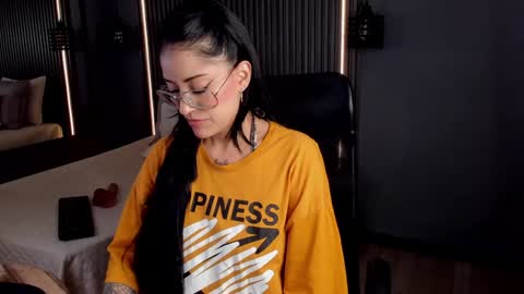 Aura online show from January 30, 2025, 4:02 pm