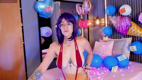 Aura online show from February 8, 2025, 12:39 pm