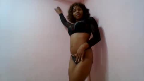 Snapshot of aurelia107 chatting on June 9, 2026, 10:43 pm aurelia107 online show from June 9, 2026, 10:43 pm
