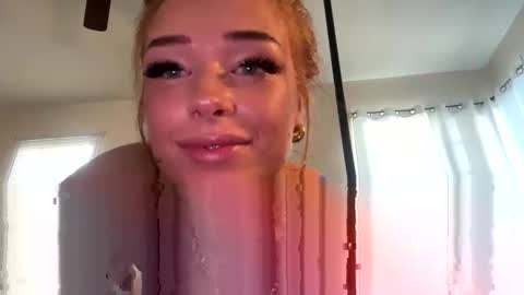 auriamist online show from April 8, 2026, 12:54 am