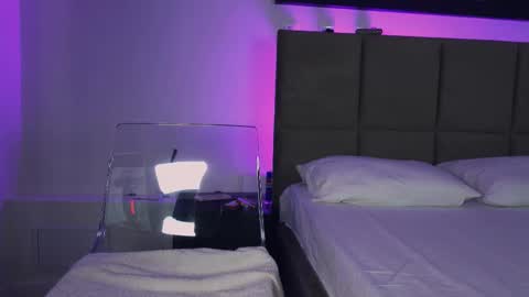 Aurora online show from February 2, 2026, 11:14 pm