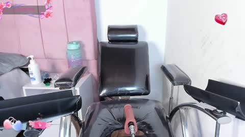 aurora_divine online show from December 31, 2024, 1:47 am