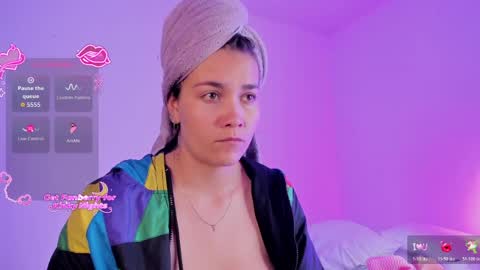 aurora_divine online show from April 1, 2026, 7:00 pm