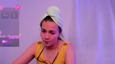 aurora_divine online show from July 9, 2026, 8:46 pm