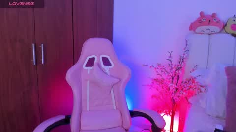 Snapshot of aurora_roussee chatting on February 26, 2026, 7:35 pm Aurora online show from February 26, 2026, 7:35 pm