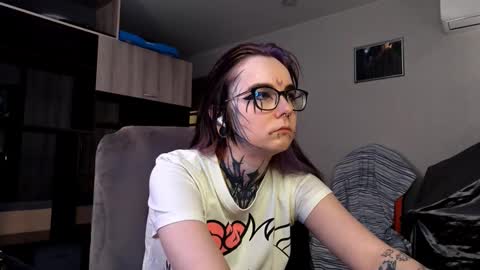 Milana online show from September 22, 2025, 8:05 am