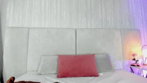 Snapshot of auroradurand chatting on December 22, 2024, 4:06 pm ...  ... online show from December 22, 2024, 4:06 pm