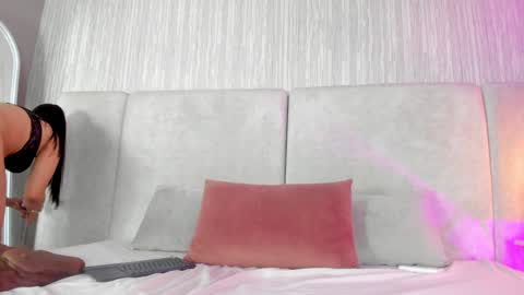 Snapshot of auroradurand chatting on December 29, 2024, 12:52 am ...  ... online show from December 29, 2024, 12:52 am