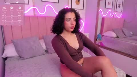 Snapshot of auroramillss chatting on May 6, 2026, 3:02 am Mariana online show from May 6, 2026, 3:02 am