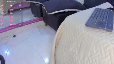 Aurora Rojas online show from January 5, 2025, 11:04 am