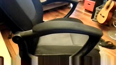 Aussiebumm online show from March 5, 2025, 7:27 am