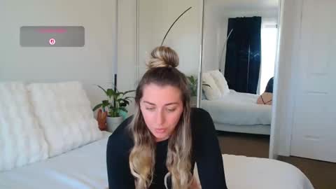 aussielulu online show from September 18, 2025, 1:18 am