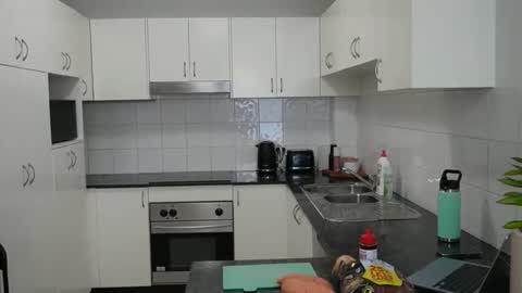 aussielulu online show from January 13, 2026, 1:22 am